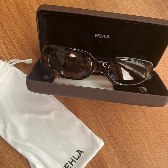 VEHLA Accessories - VEHLA Olsen Sunglasses in Choc Tort/Choc